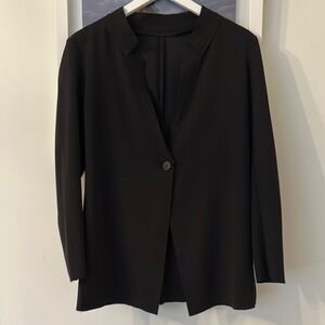 Black Tailored Blazer with Classic Lapels